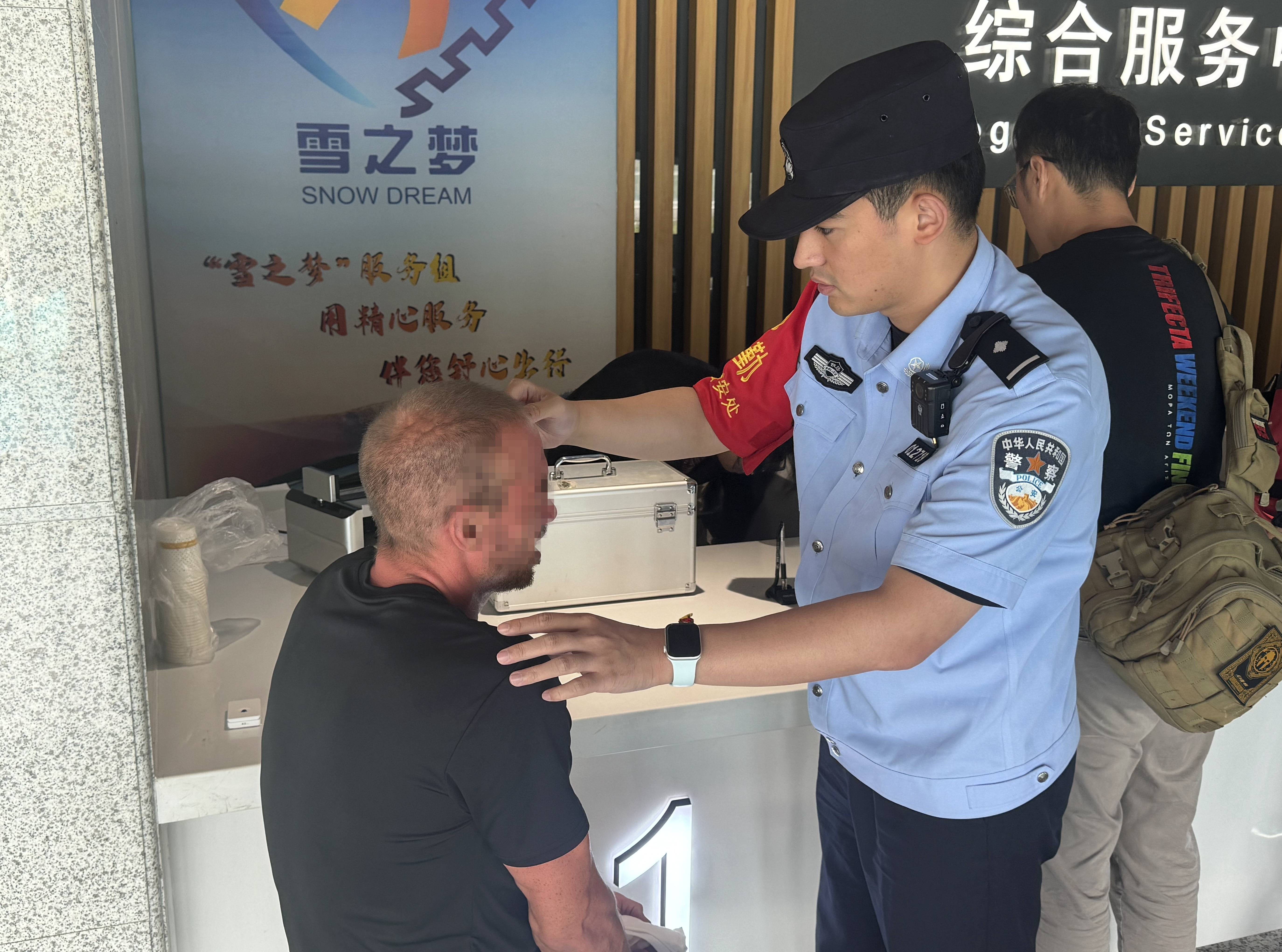 棋盘梁下的“小王警官”