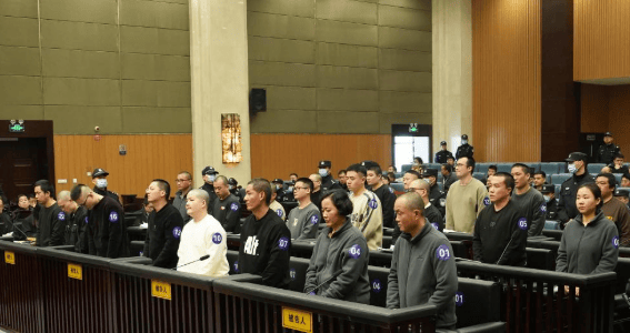 “第二个乌克兰”出现了？连夜遣返400名中国人！中方第一时间发声