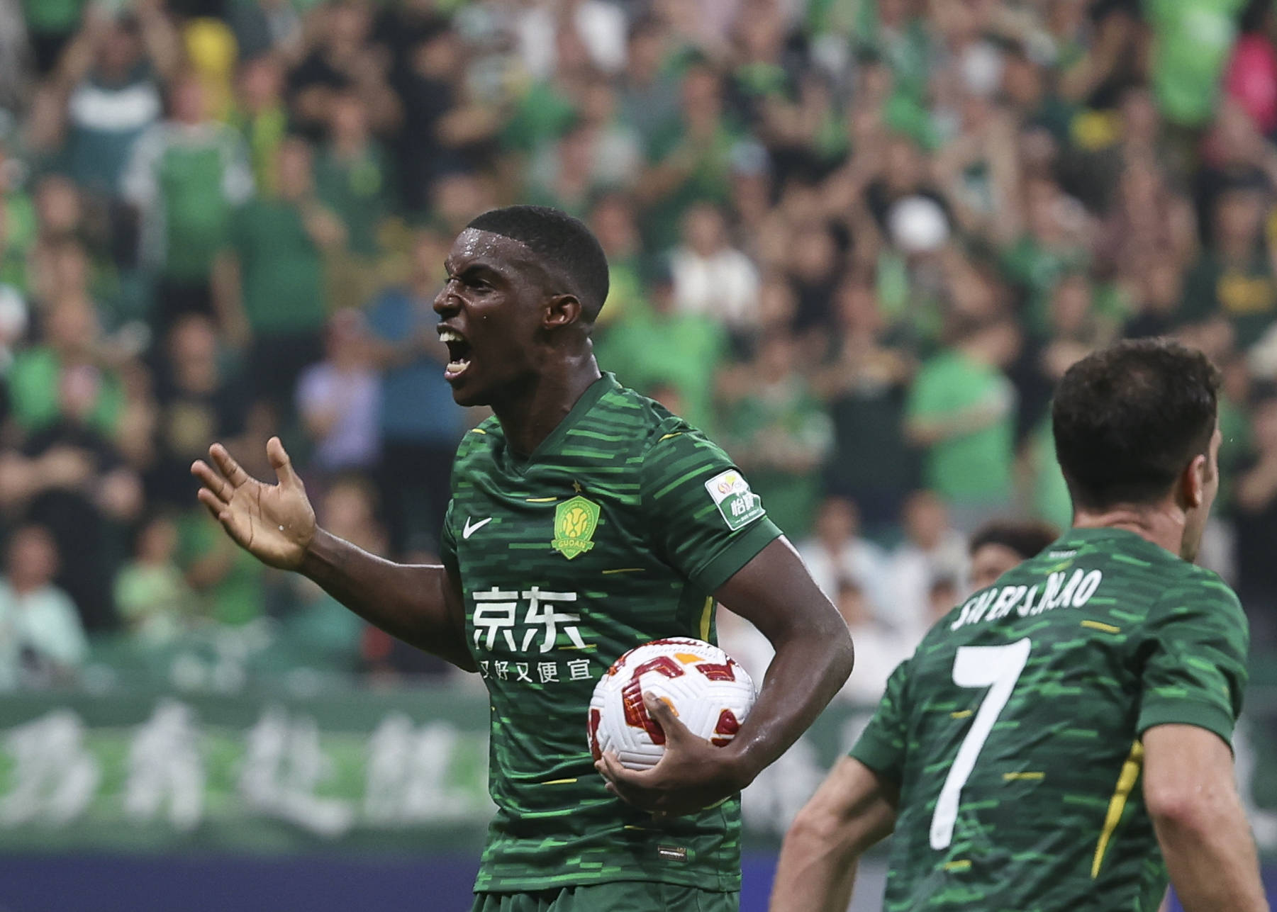 中超前瞻:京沪大战定争冠走势 韩鹏首秀泰山挑战魔鬼主场