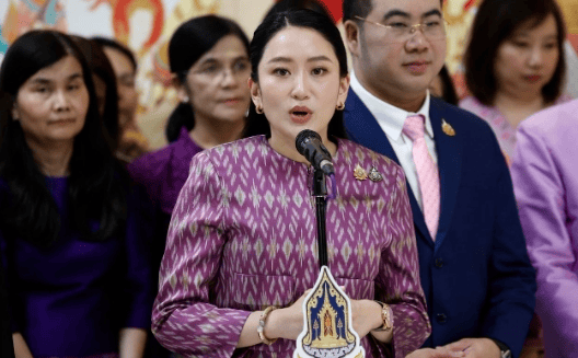 突发,泰国宪法法院判了!佩通坦被正式解职,终究是洪森笑到了最后,谁可能是新总理?