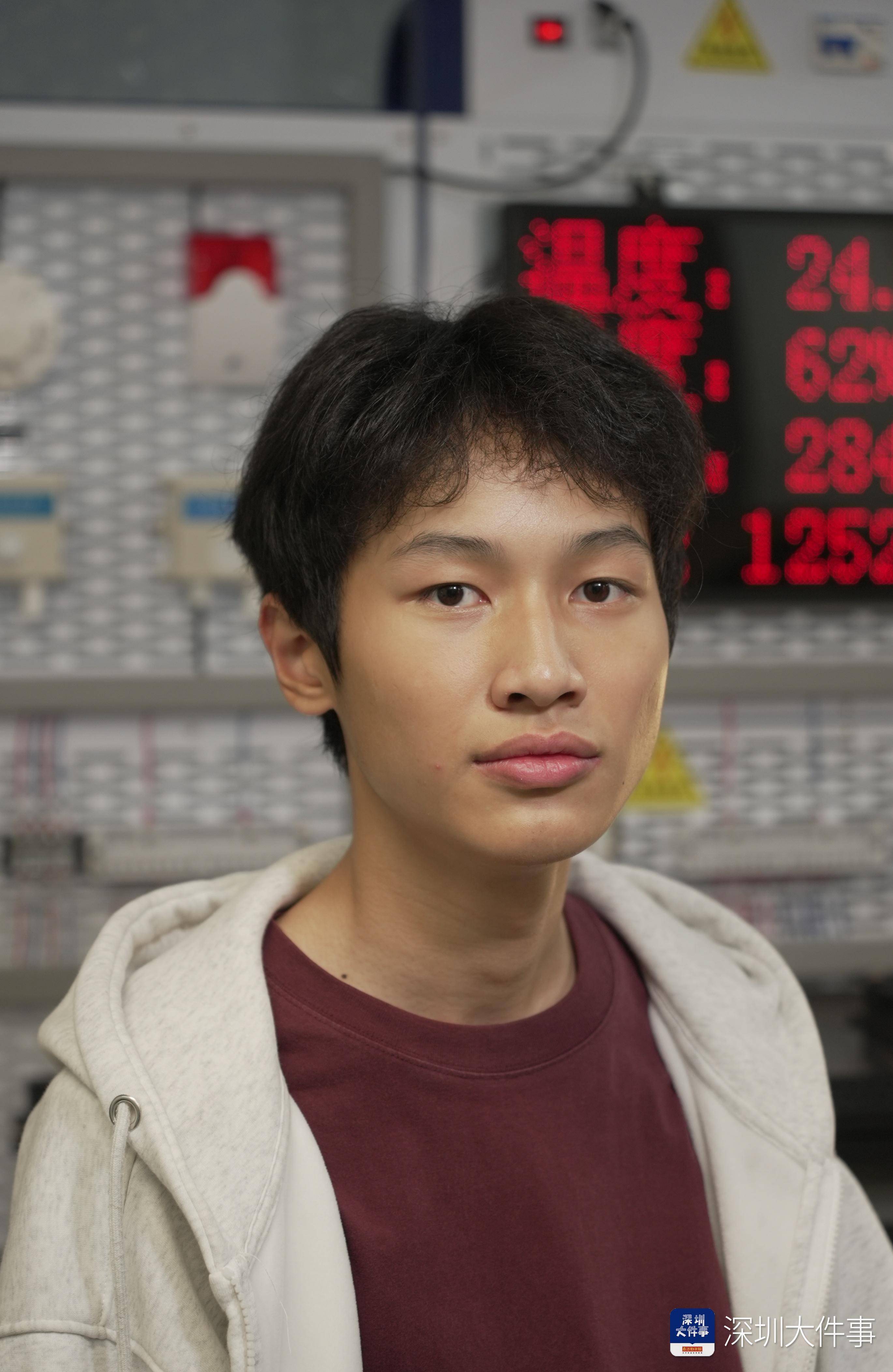 爱逛华强北,深圳学生50元“手搓”充电宝!他还获一项金奖