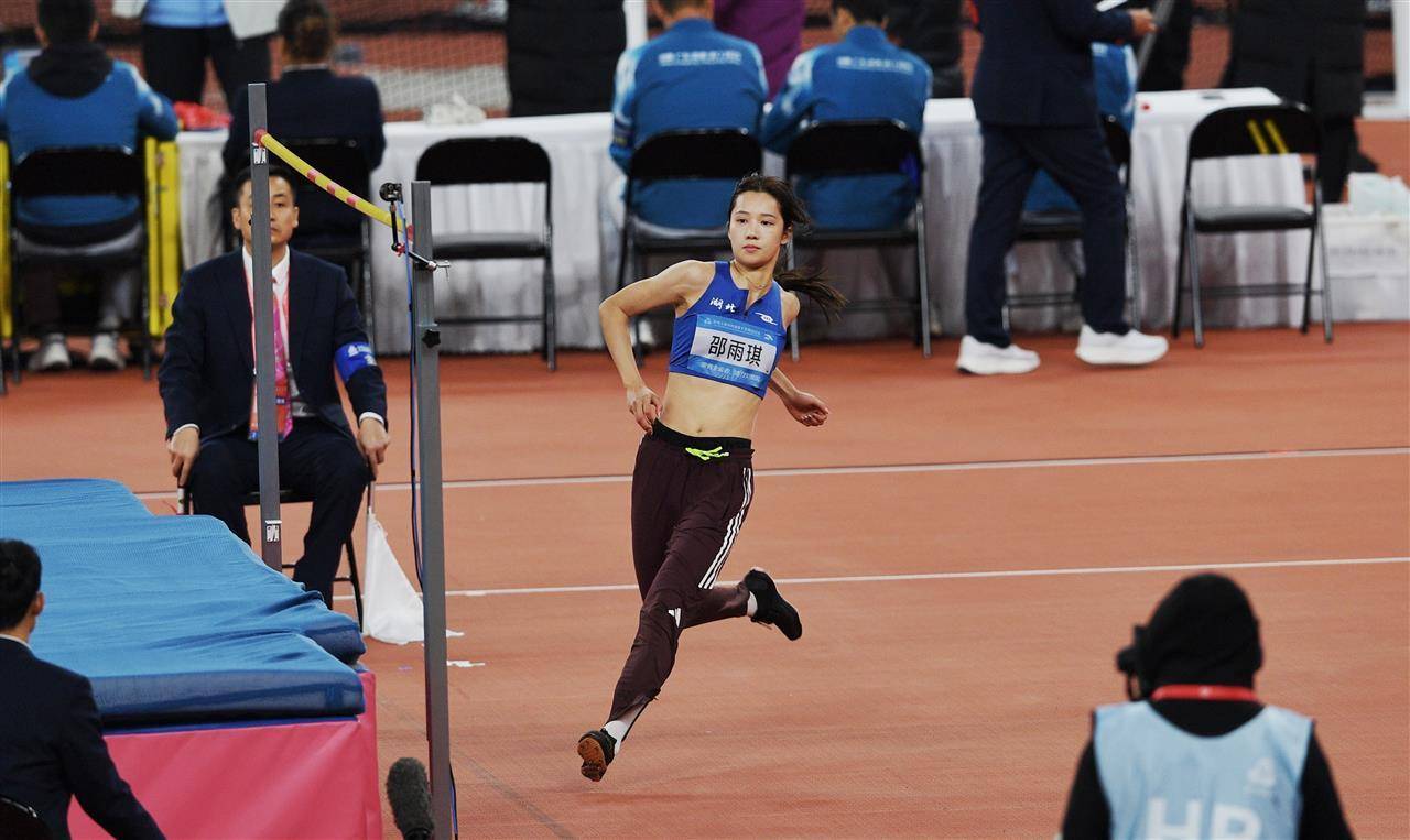 清华学霸，一跃登顶！湖北选手邵雨琪摘得全运会女子跳高金牌